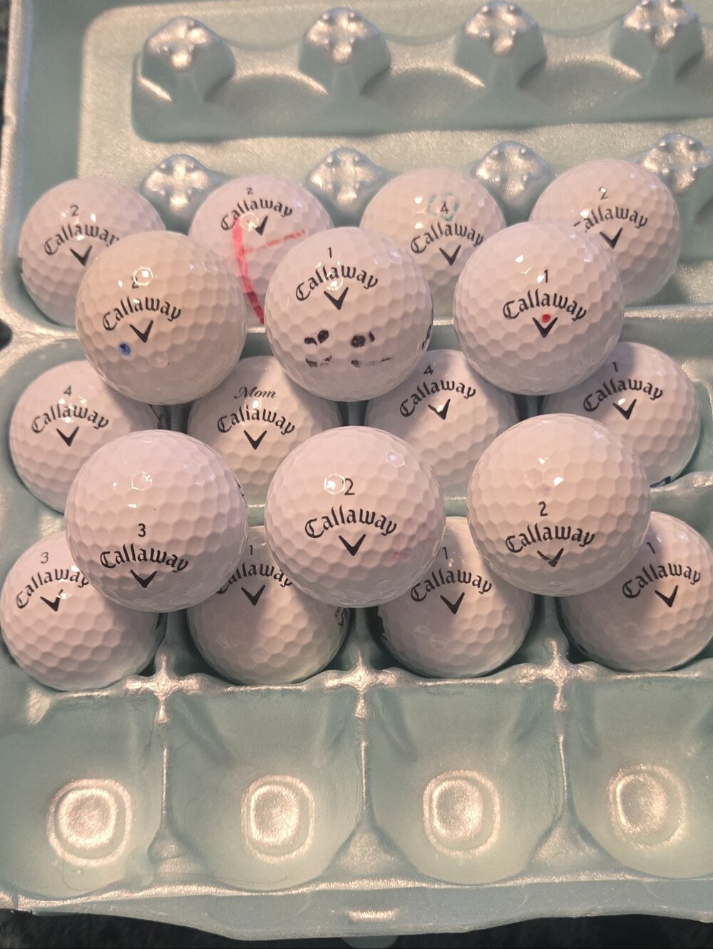 18 Callaway Supersoft white golf balls in 5A Pristine playing condition.